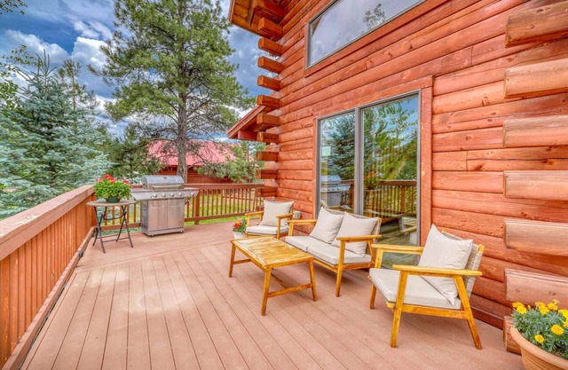 See Fall's Changing Colors! Mountain Spruce Retreat: Pet-Friendly Cabin w/View, Deck, Pool Table