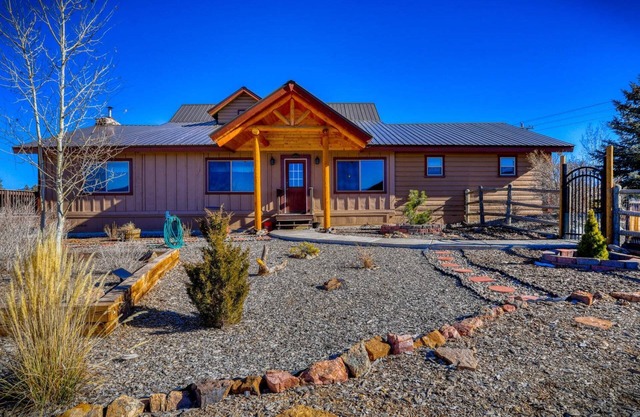 See Fall's Changing Colors! Mountain Sunset Cabin:Outdoor Fireplace,30 Min to Wolf Creek Ski Resort!