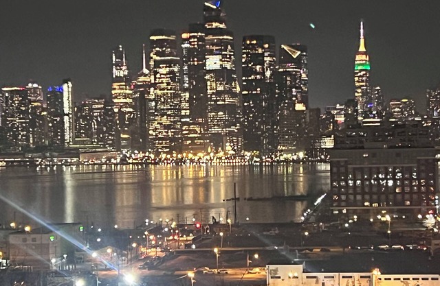 See New York Now - Apt 1 - Sleep 21-People! - 15 mins to NYC