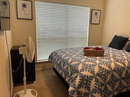 Select Luxurious 1 Room 1 king-sized Bed in Fresno Texas