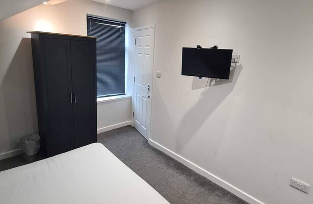 SELF CHECK IN APARTMENT BARNSLEY CENTRAL