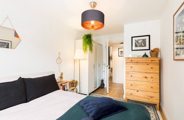 Self Contained 1Bed with Parking, Leamington Spa | Pass the Keys