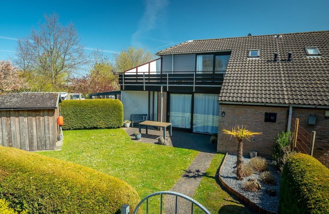 Semi-detached 4-person bungalow