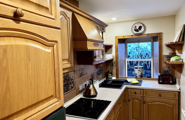 Semi Detached Cottage Sleeps up to 4 guests in 2 bedrooms