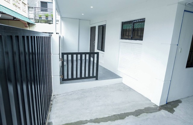 Semi-detached newly renovated home in a friendly neighborhood