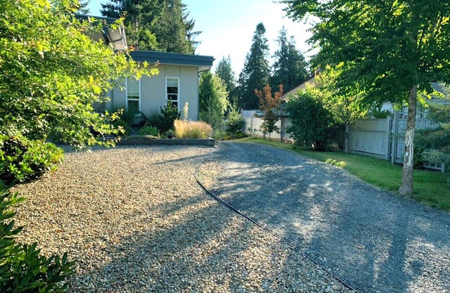 Semi-Rural Retreat in Deep Bay