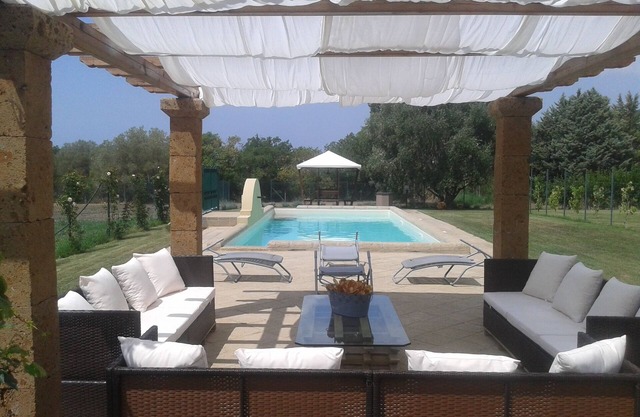 SEPTEMBER OFFER Charming farmhouse, park, private swimming pool, relax in Maremma