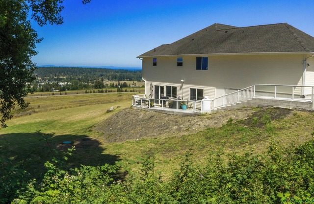 Sequim View Suite on Bell Hill - Strait Vista