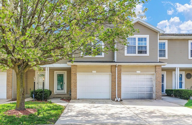 Serene 3-bedroom townhouse with water view