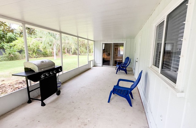 Serene & Clean family home in Vero Beach - 10 minutes from Beach!
