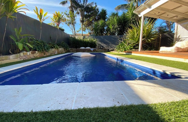 Serene Coastal Cottage 5 minutes from the beach