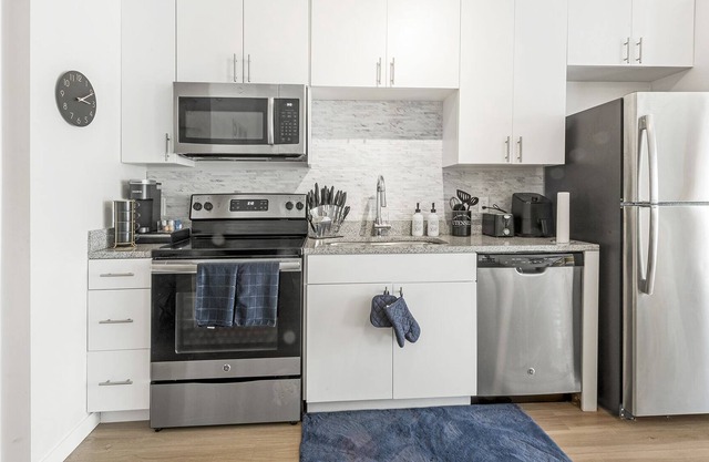 Serene Garden View Studio | Luxury | DWTN Baltimore | Sports | Parking