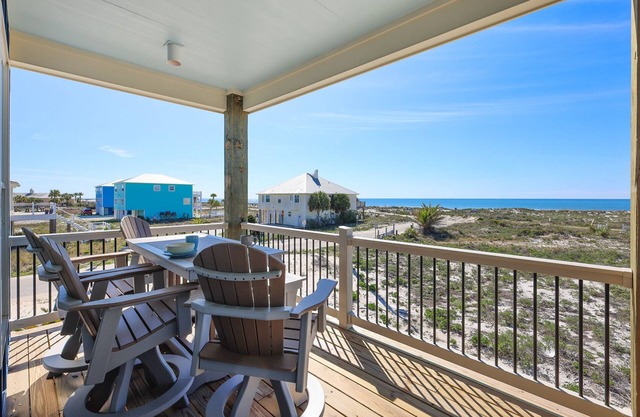 Serene Gulf-front Retreat in Fort Morgan