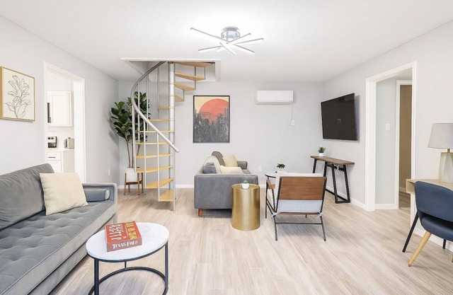 Serene Lake Escape - Cozy 3BR Home w/Kayaks & Views