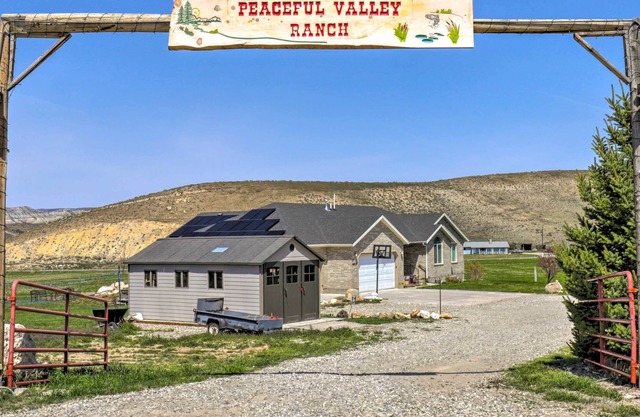 Serene Sterling Getaway, Near Palisade State Park!