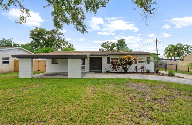 Serenity on Lark St. - 4BD/2BA Pool Home