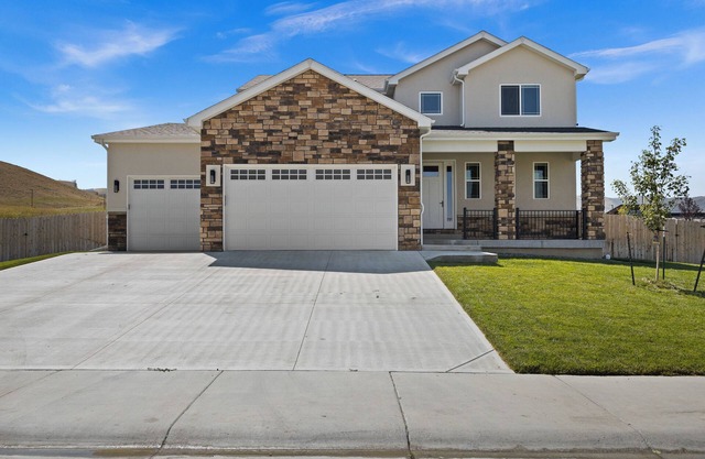 Serenity Summit Retreat – Spacious Casper Stay with Stunning Views