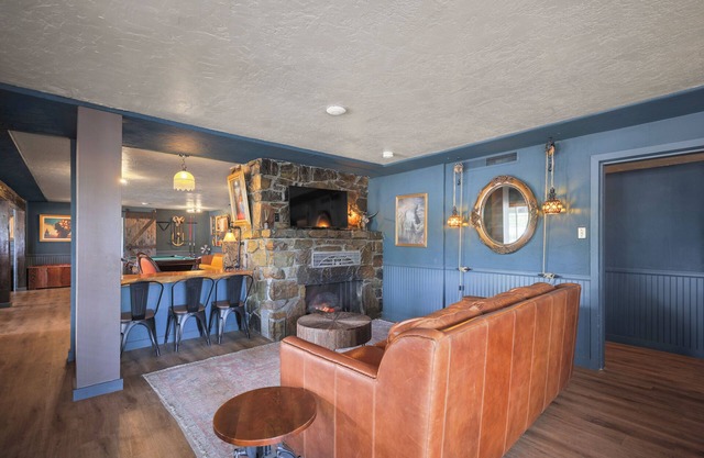 Sessions Retreat & Hotel