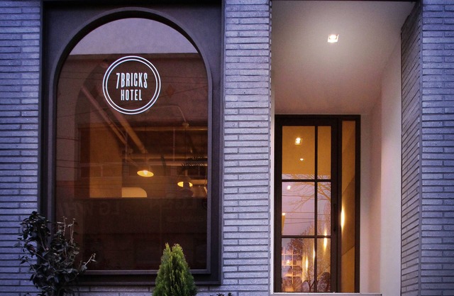 Seven Bricks Hotel