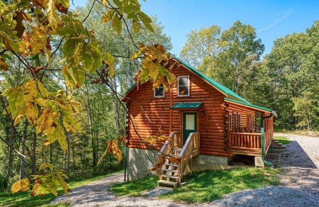 Seven Pines Cabin - Secluded in Hocking Hills