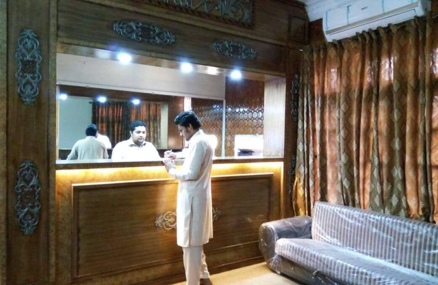 Shahi Palace Guest House