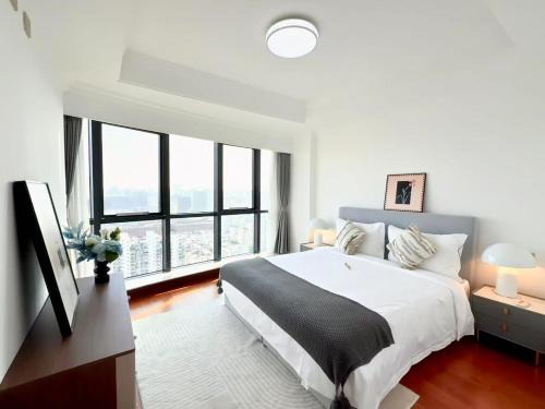 Shanghai downtown Tyms B&B Near Hongqiao Metro and Jiaotong University High view 3bedroom&2bathroom