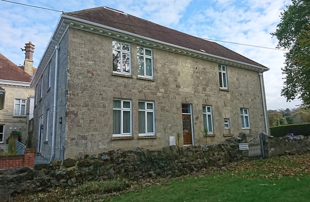 Shanklin Manor - park views, garden, free wifi + parking