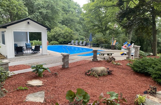 Shea Oaks Getaway; Lake Geneva Private Heated Pool