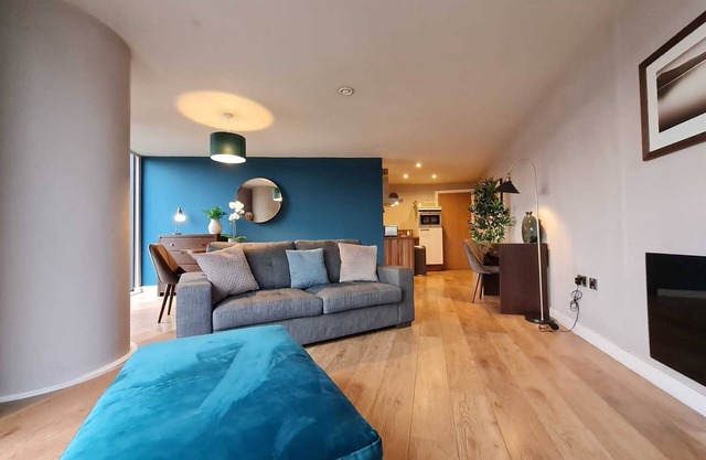 Sheffield 6th Floor City View Apartment