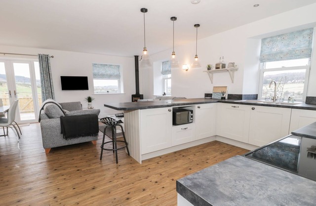 SHEPHERDS COTTAGE, pet friendly in Rothbury