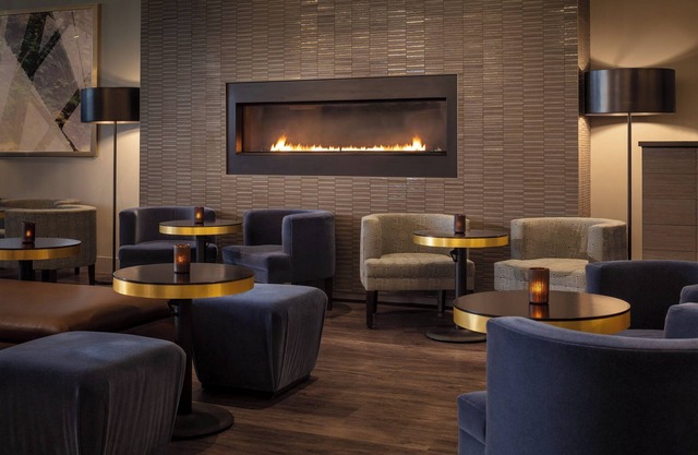 Sheraton Commander Hotel