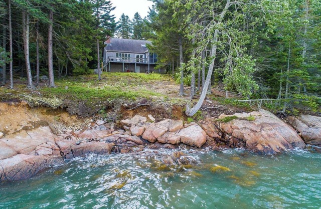 Sherwood Cottage-Along the Shores of Penobscot Bay
