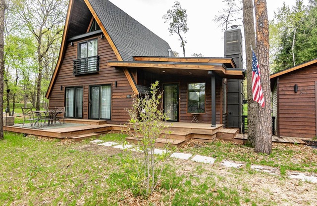 Sherwood Retreat Modern A-Frame sleeps 6 Town of Rome, WI with Lake Sherwood Access