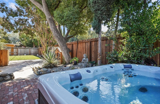 Show Stopping Rare Mid Century Modern Eichler Home!