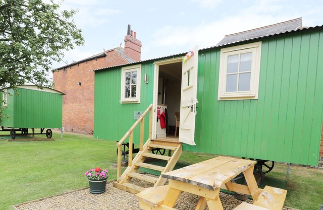 SIAN'S REST, pet friendly, with open fire in Bowness-On-Solway