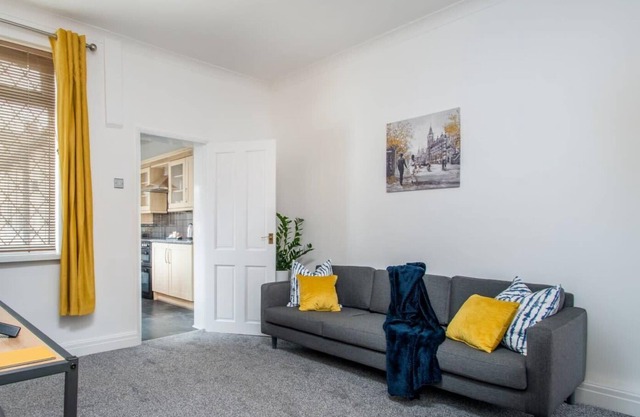 Sicily House by Lavender Stays Free WiFi, 6 Guests