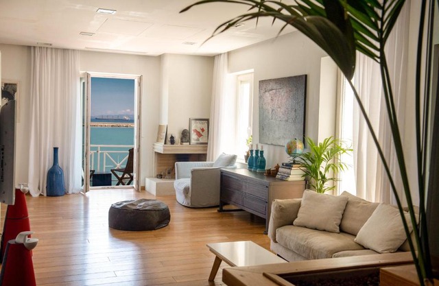 Sideratos Sea View City Apartment