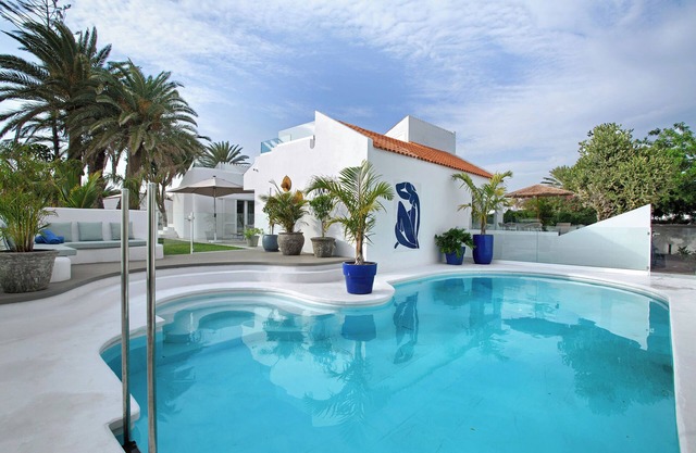'Sierra Del Mar - 12 Personen' with Sea View, Private Pool and Wi-Fi