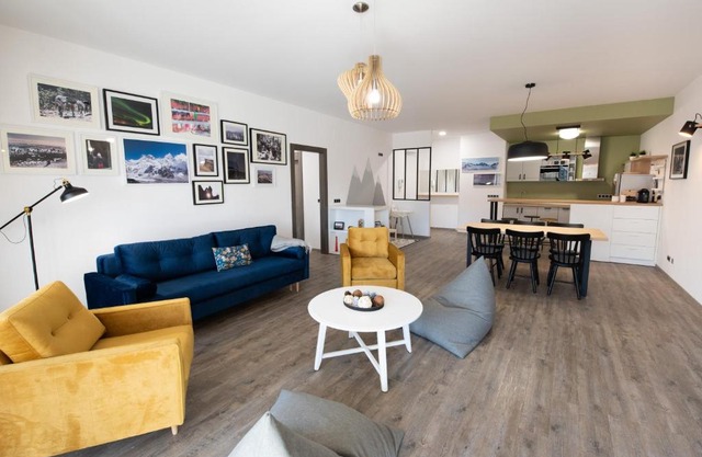 Silver Mountain Panoramic View C48