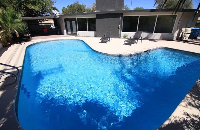 Silver Saddle · 35% Off Fall Special - Shiny Single Story