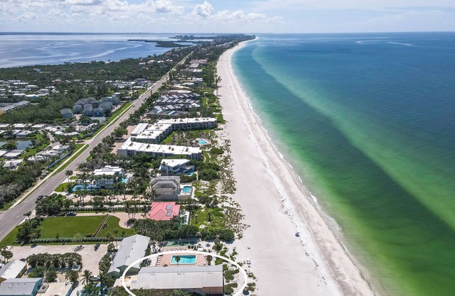 Silver Sands on the Sea!