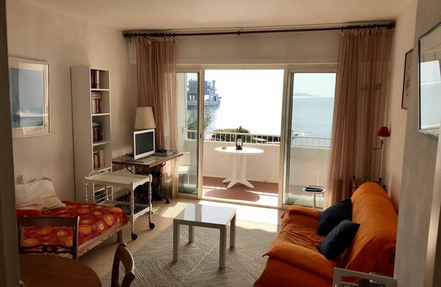 Simone Berriau Plage - Appart. T2 - Les Pieds Dans L'eau & Vue sur les Iles D'or