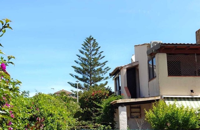 Simone House is a cozy apartment house located in the Marina Residence resort.