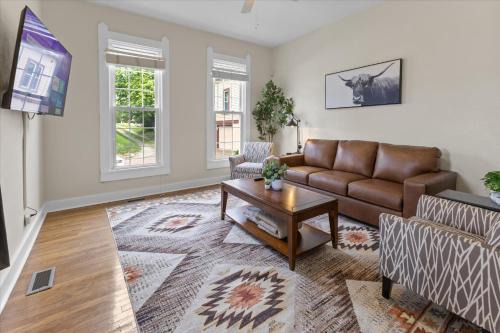 Simple Comfort 1 Bed 1 Bath Near Downtown Indy