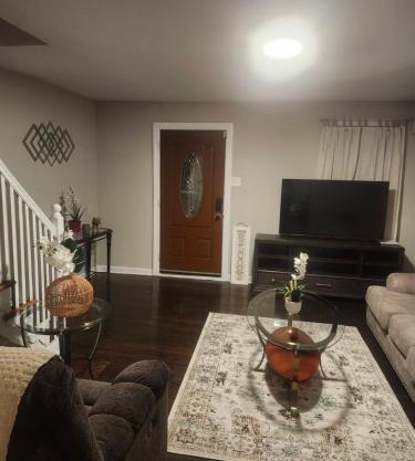 Simple 'N' Sheek 3bedroom 1 bathroom house