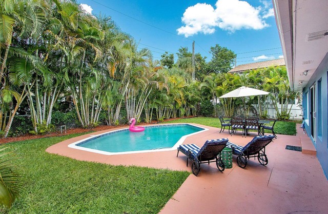Simply Elegant WPB Singer Island Home, Casa Blanca.