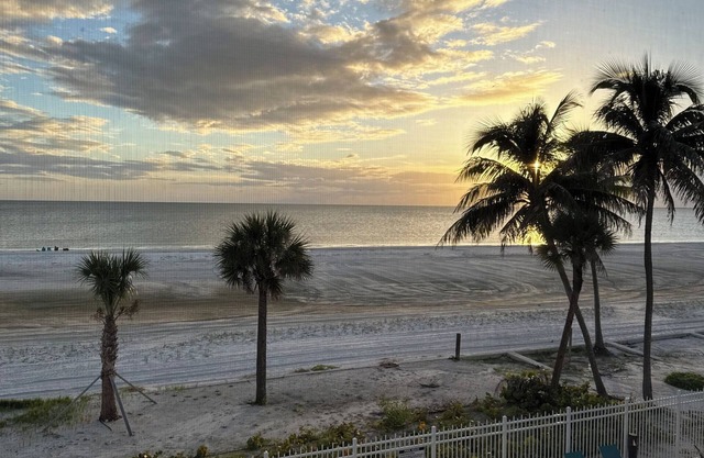 Simply Sandtastic! Waters Edge Condo. Completely Remodeled - Everything New!