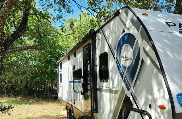 Single, Couple, bring the kids, near Austin and Lakeway