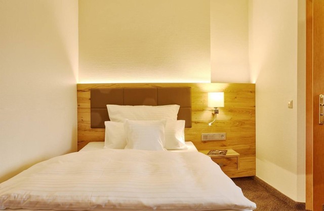 Single Room Shower/WC Grünhäuser - Hotel-Weingut Weis