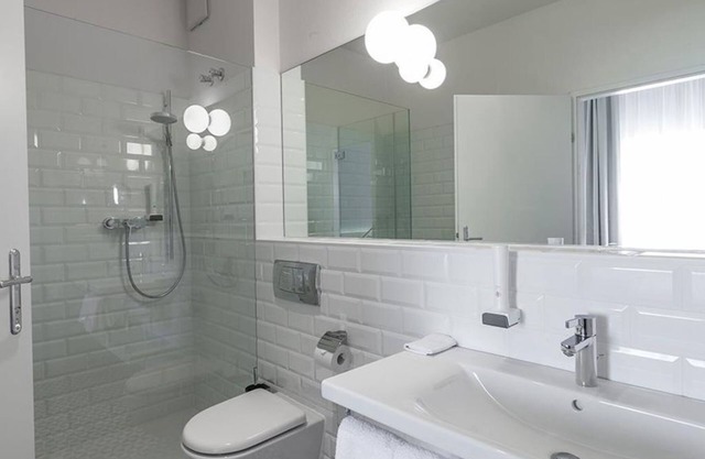 Single room standard with shower or bath, WC - Hotel Schloss Leopoldskron
